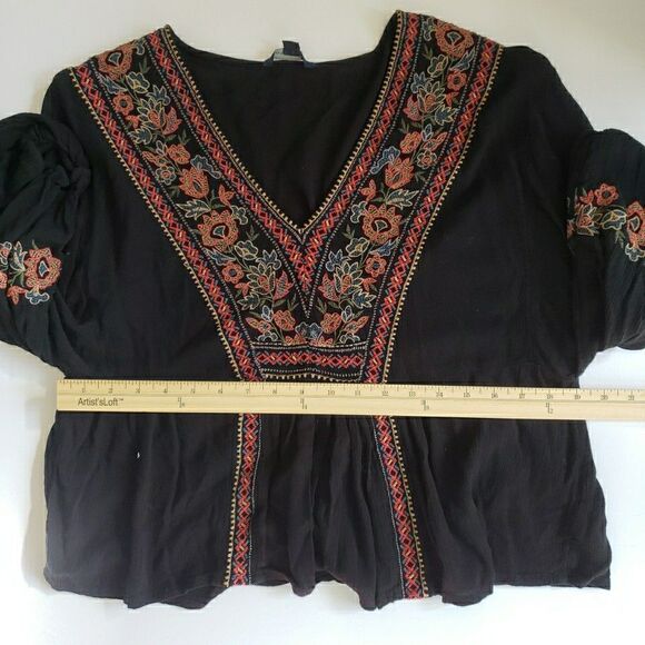 American Eagle Top Black Bell Sleeve Floral Embroidered Boho Gauzy Peasant Sz XL - Picture 8 of 8